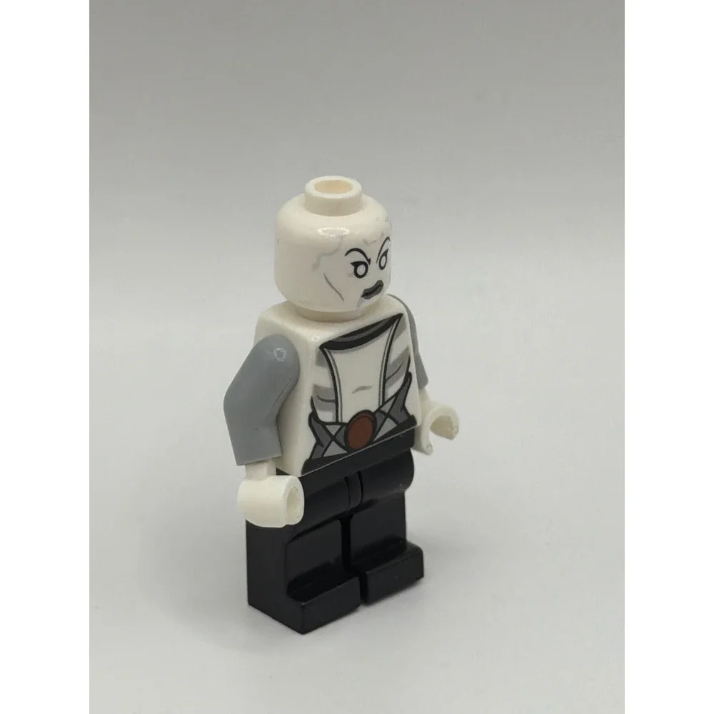 LEGO Star Wars Asajj Ventress Minifigure sw0615 White Torso Clone Wars